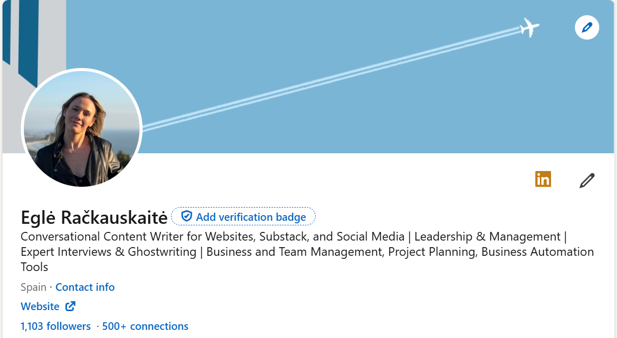 LinkedIn profile of a freelance content writer